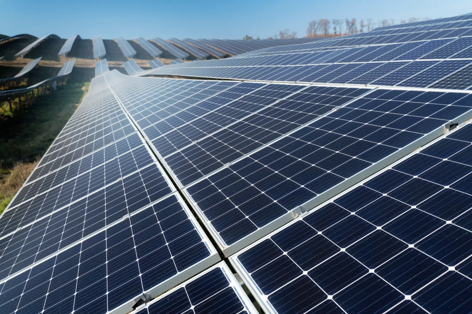 https://www.freepik.com/free-photo/beautiful-alternative-energy-plant-with-solar-panels_20735352.htm#fromView=image_search&page=1&position=4&uuid=e1db03a5-2948-4605-a41c-0b73052b8625&query=solar+home+image