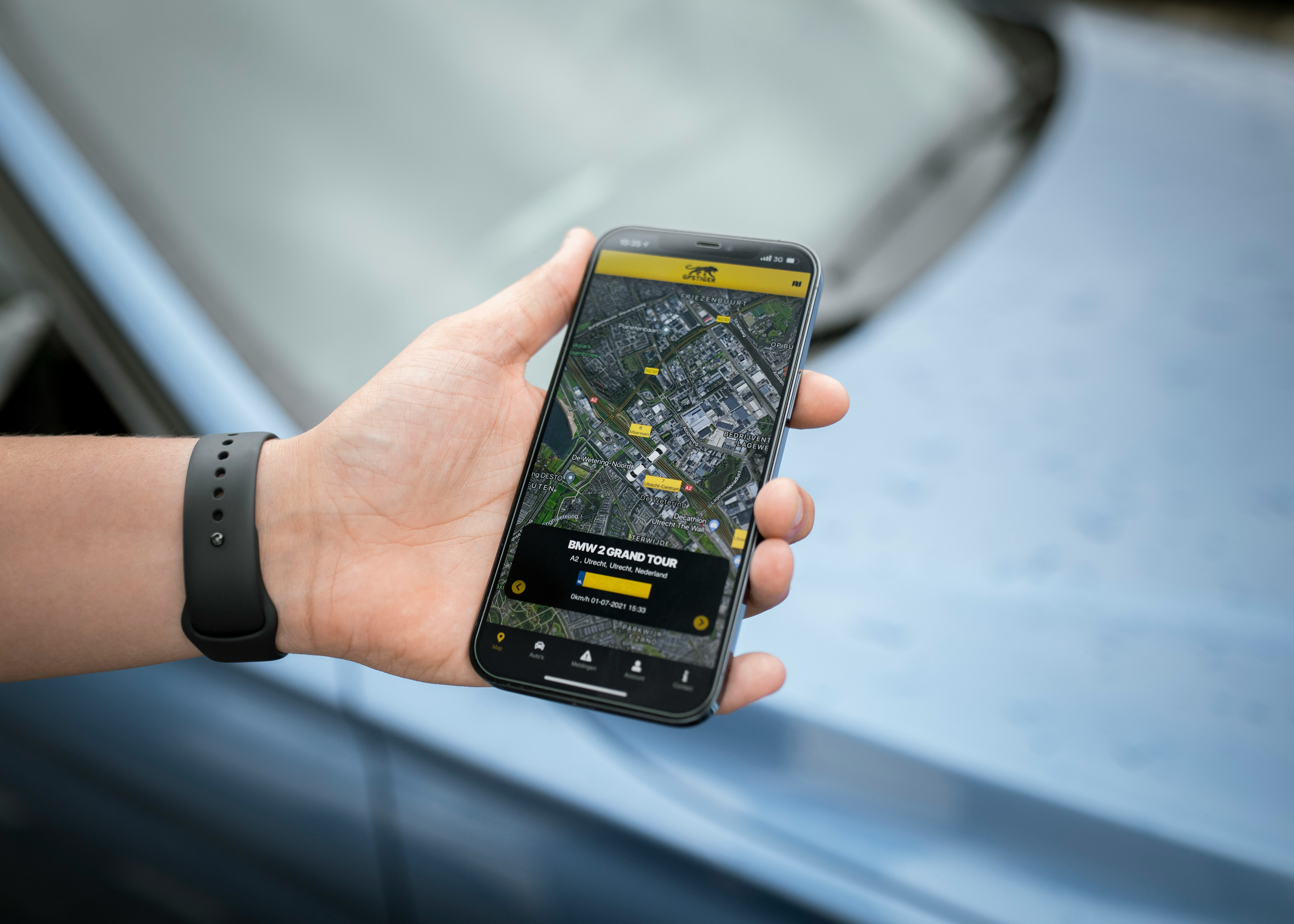 https://unsplash.com/photos/person-holding-black-samsung-android-smartphone--16na5rDDRk