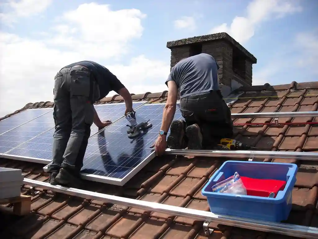 https://pixabay.com/photos/solar-panels-placement-green-energy-943999/